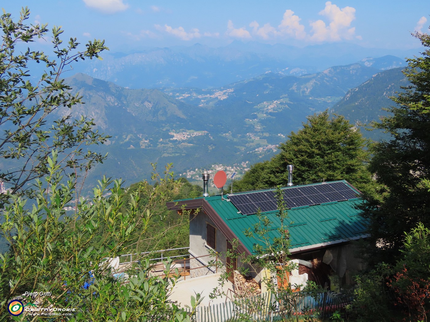 51 Rifugio al Suchello visto dall'alto.JPG